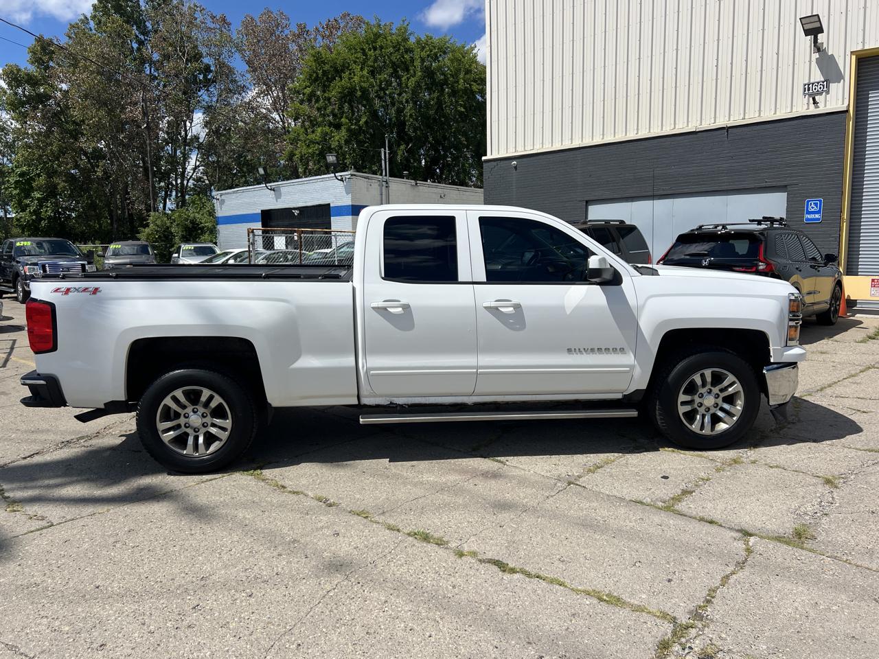 Chevrolet Silverado 1500 4WD Double Cab 143.5" LT w/1LT 2015