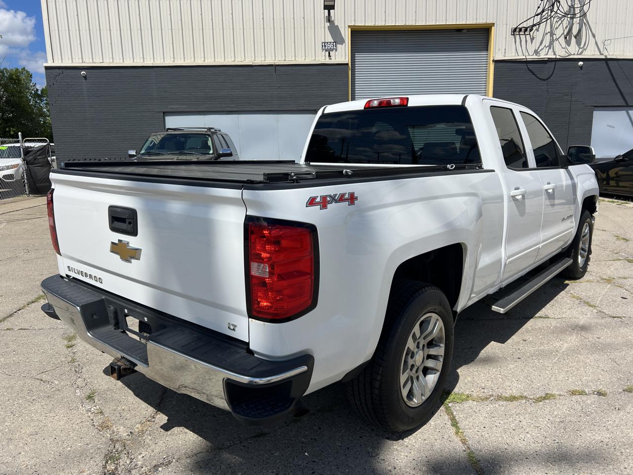 Chevrolet Silverado 1500 4WD Double Cab 143.5" LT w/1LT 2015