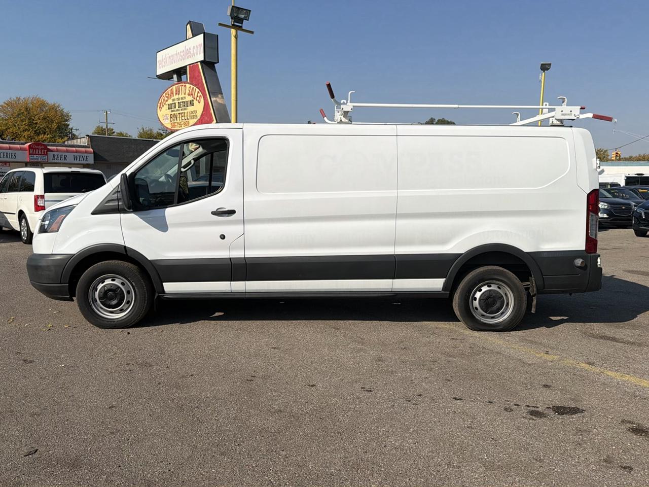 Ford Transit Van T-250 148" Low Rf 9000 GVWR Swing-Out RH Dr 2018