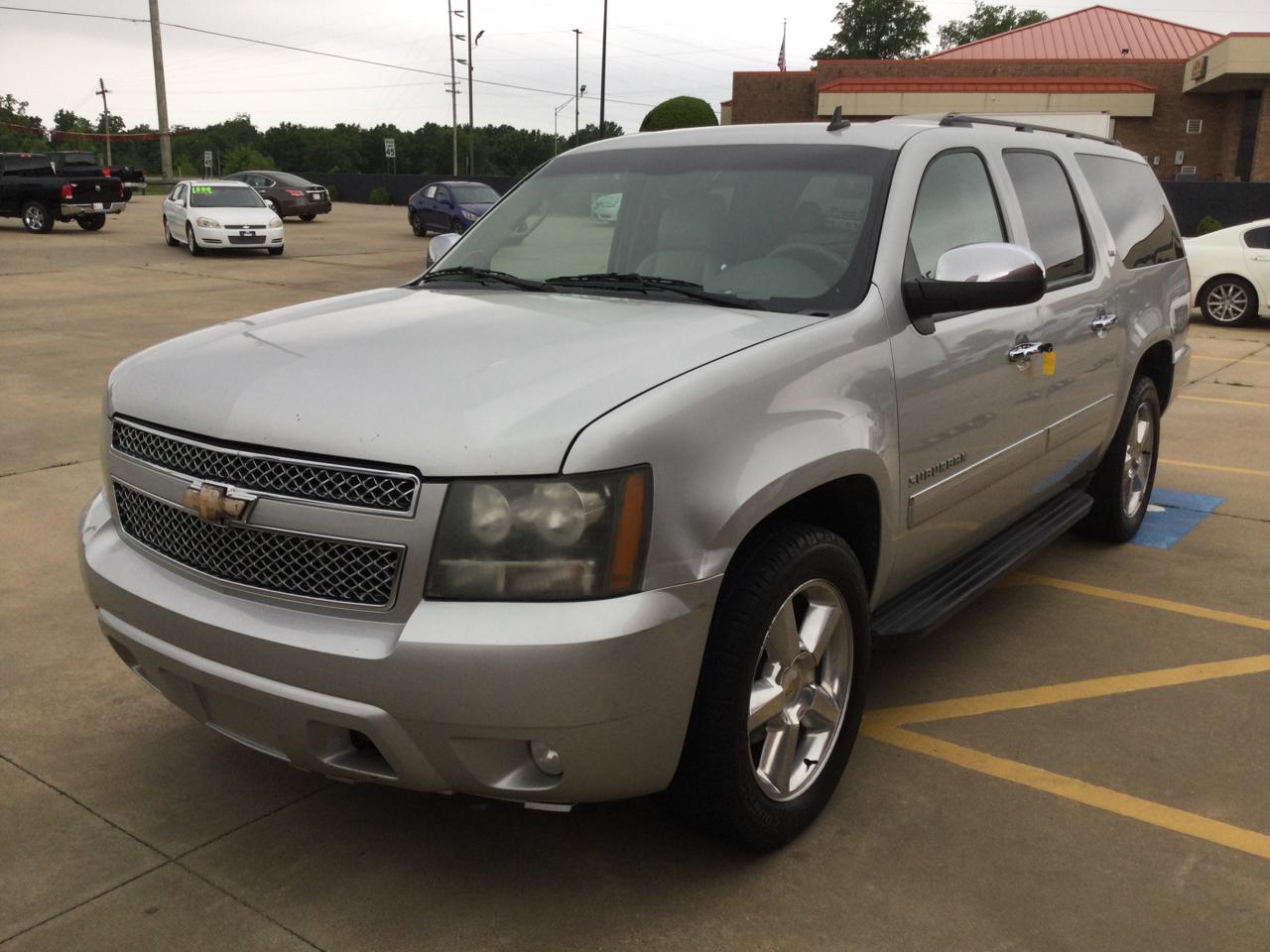 Chevrolet Suburban 1500 2010