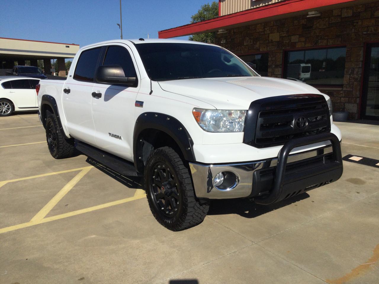 Toyota Tundra 4WD Truck CrewMax 5.7L FFV V8 6-Spd AT (Natl) 2012