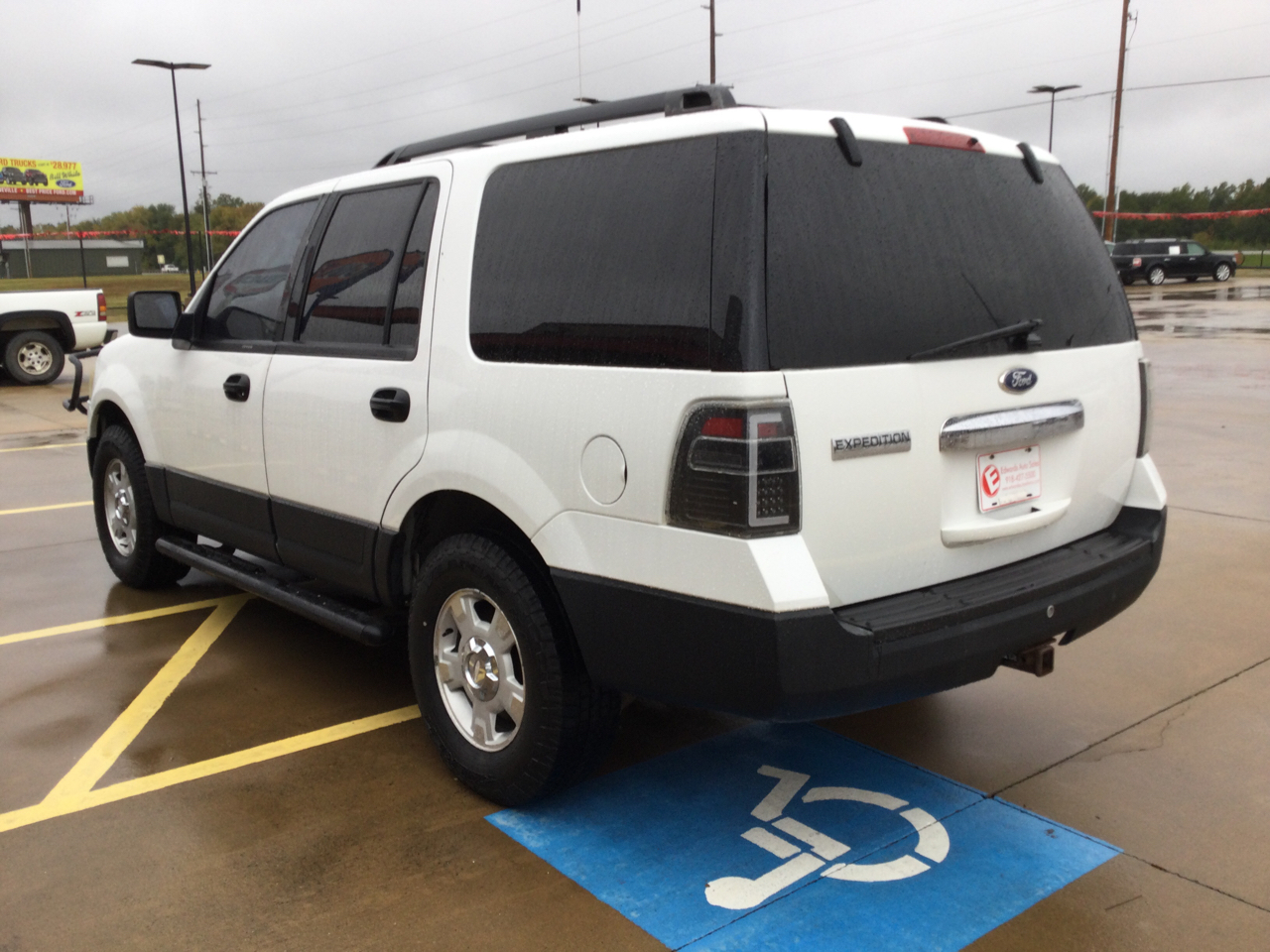 Ford Expedition 2WD 4dr XL 2011 Ford Expedition 2WD 4dr XL 2011