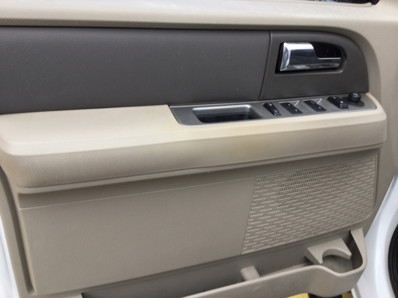 Ford Expedition 2WD 4dr XL 2011 Ford Expedition 2WD 4dr XL 2011