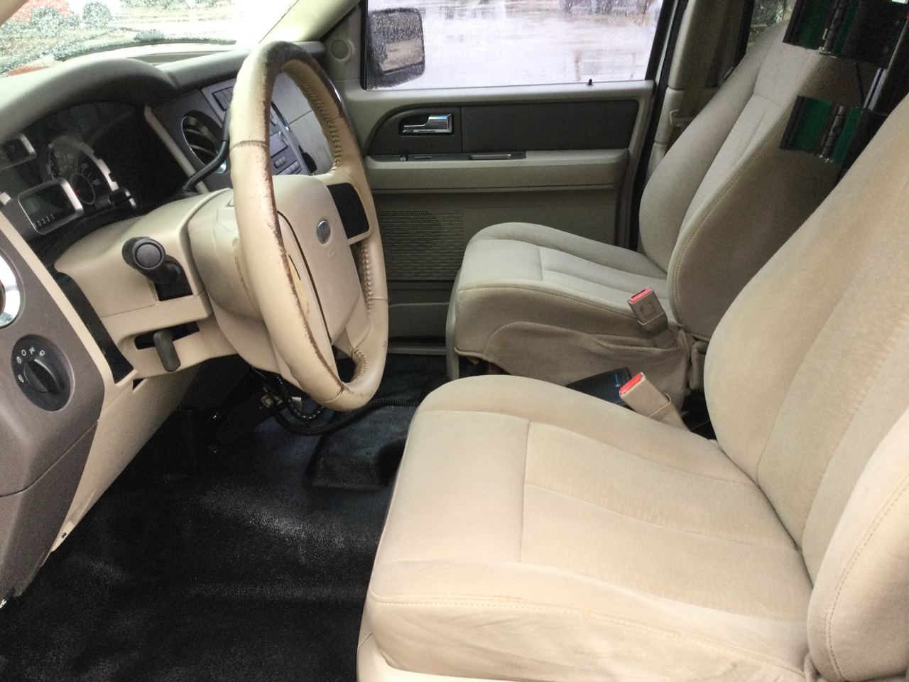 Ford Expedition 2WD 4dr XL 2011 Ford Expedition 2WD 4dr XL 2011