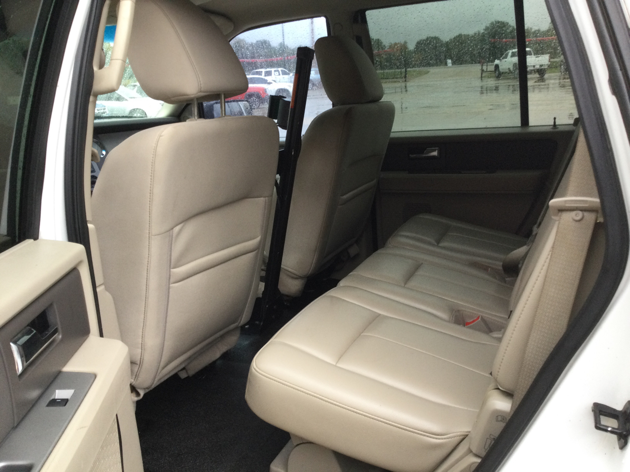 Ford Expedition 2WD 4dr XL 2011 Ford Expedition 2WD 4dr XL 2011