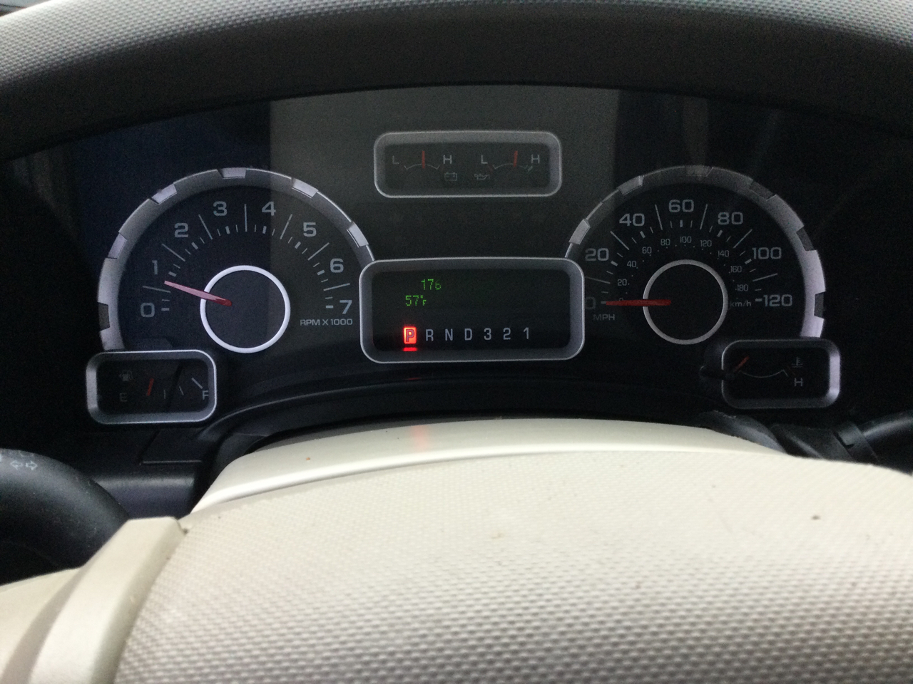 Ford Expedition 2WD 4dr XL 2011 Ford Expedition 2WD 4dr XL 2011