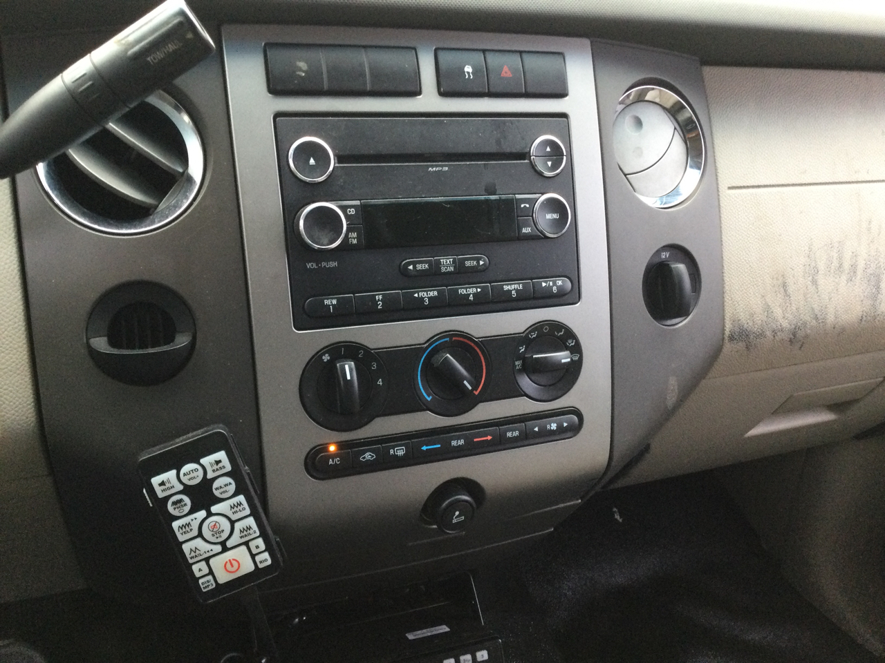 Ford Expedition 2WD 4dr XL 2011 Ford Expedition 2WD 4dr XL 2011