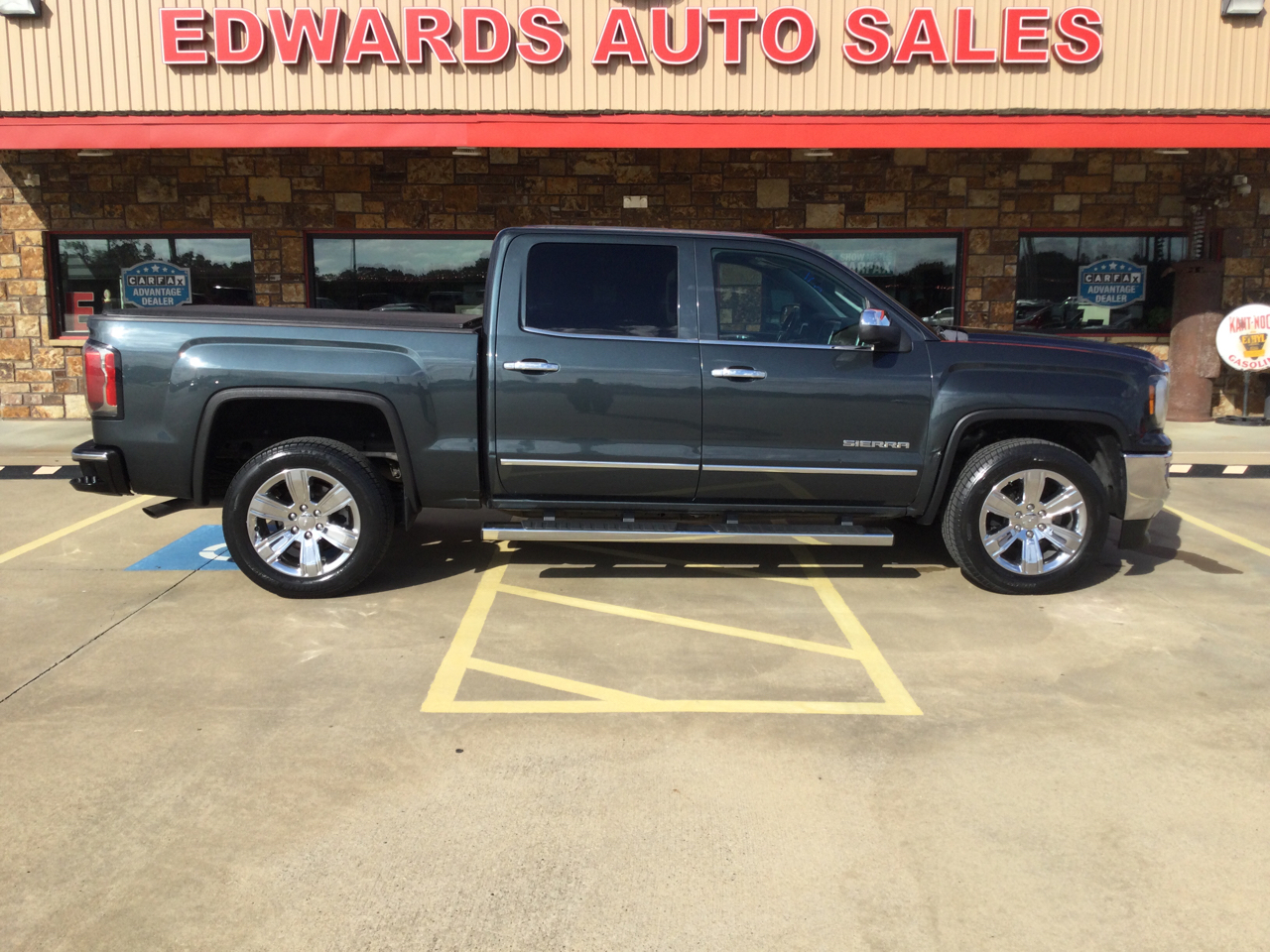 GMC Sierra 1500 2WD Crew Cab 143.5" SLT 2017