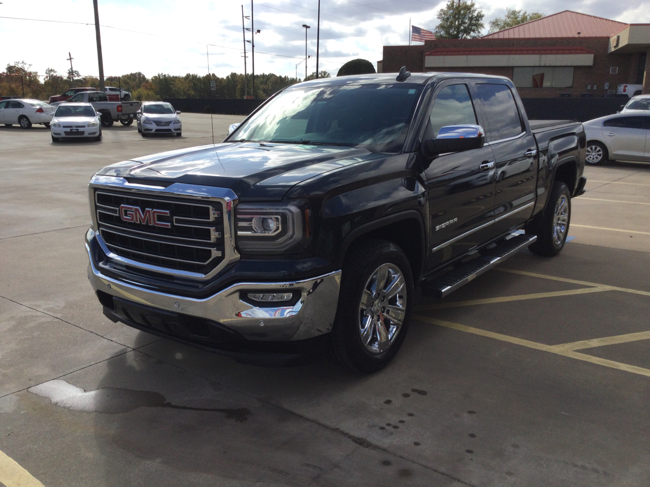 GMC Sierra 1500 2WD Crew Cab 143.5" SLT 2017