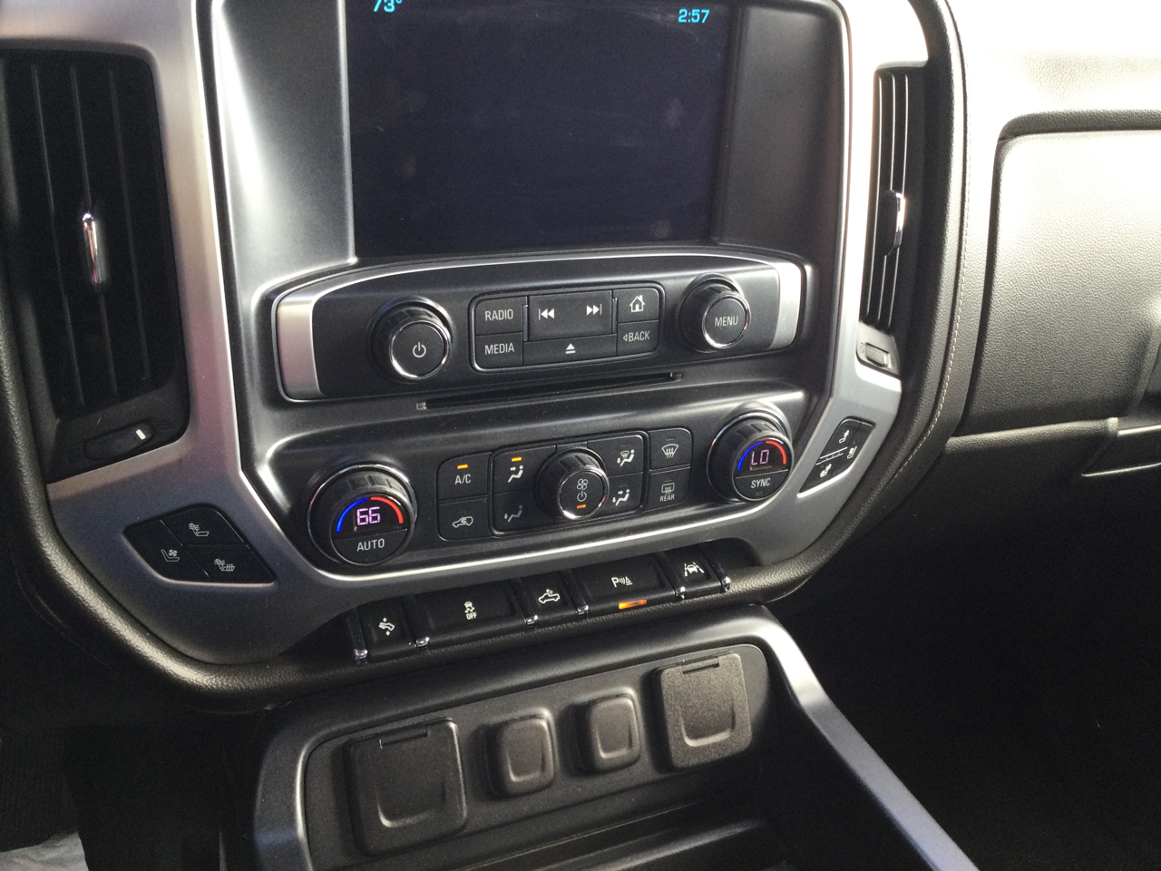 GMC Sierra 1500 2WD Crew Cab 143.5" SLT 2017