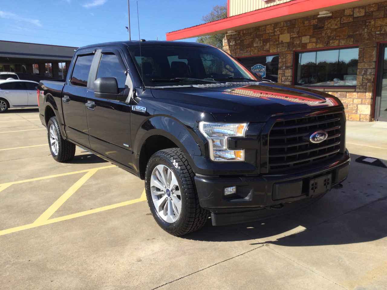 Ford F-150 4WD SuperCab 145" XL 2017