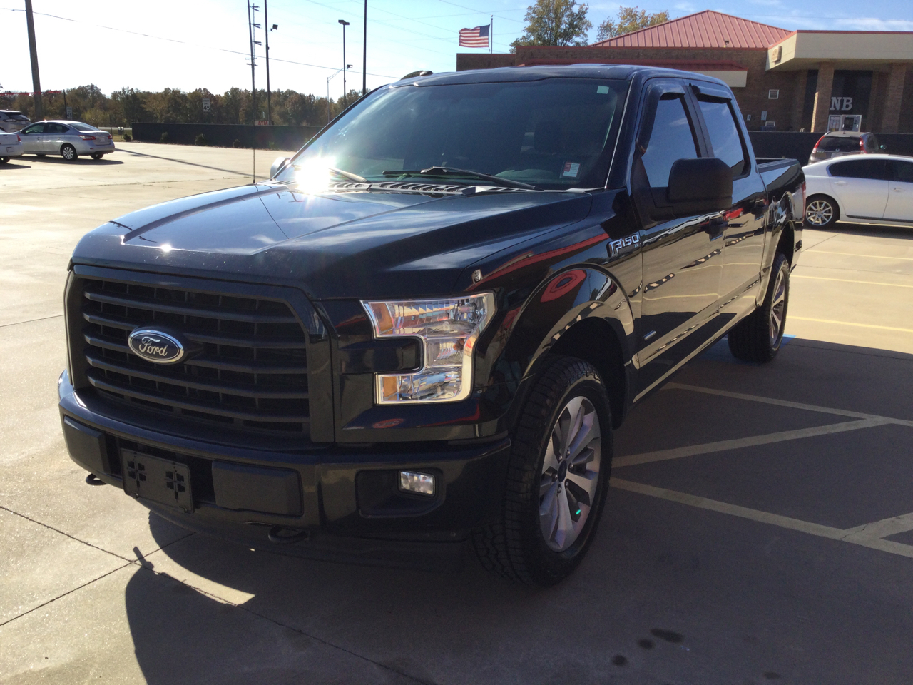 Ford F-150 4WD SuperCab 145" XL 2017