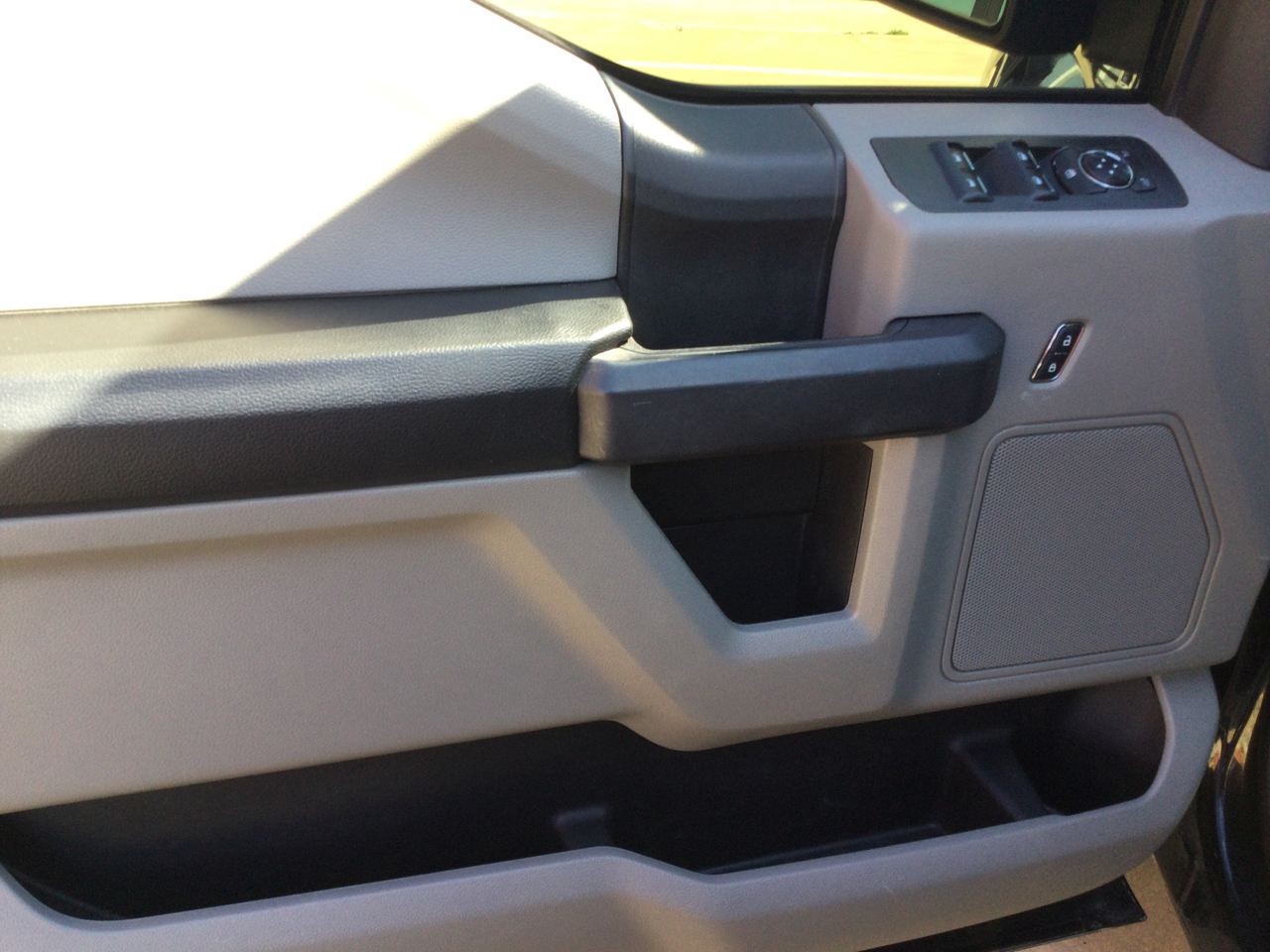 Ford F-150 4WD SuperCab 145" XL 2017