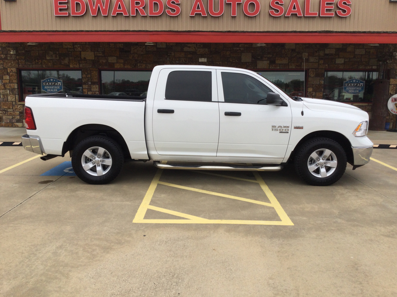 RAM 1500 Classic Tradesman 4x4 Crew Cab 5'7" Box 2019