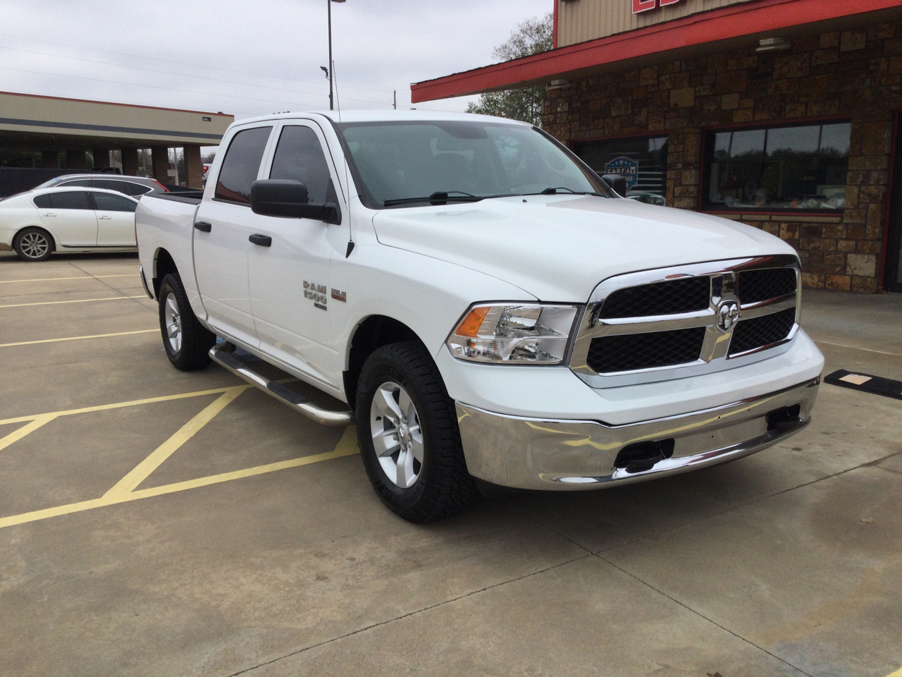 RAM 1500 Classic Tradesman 4x4 Crew Cab 5'7" Box 2019
