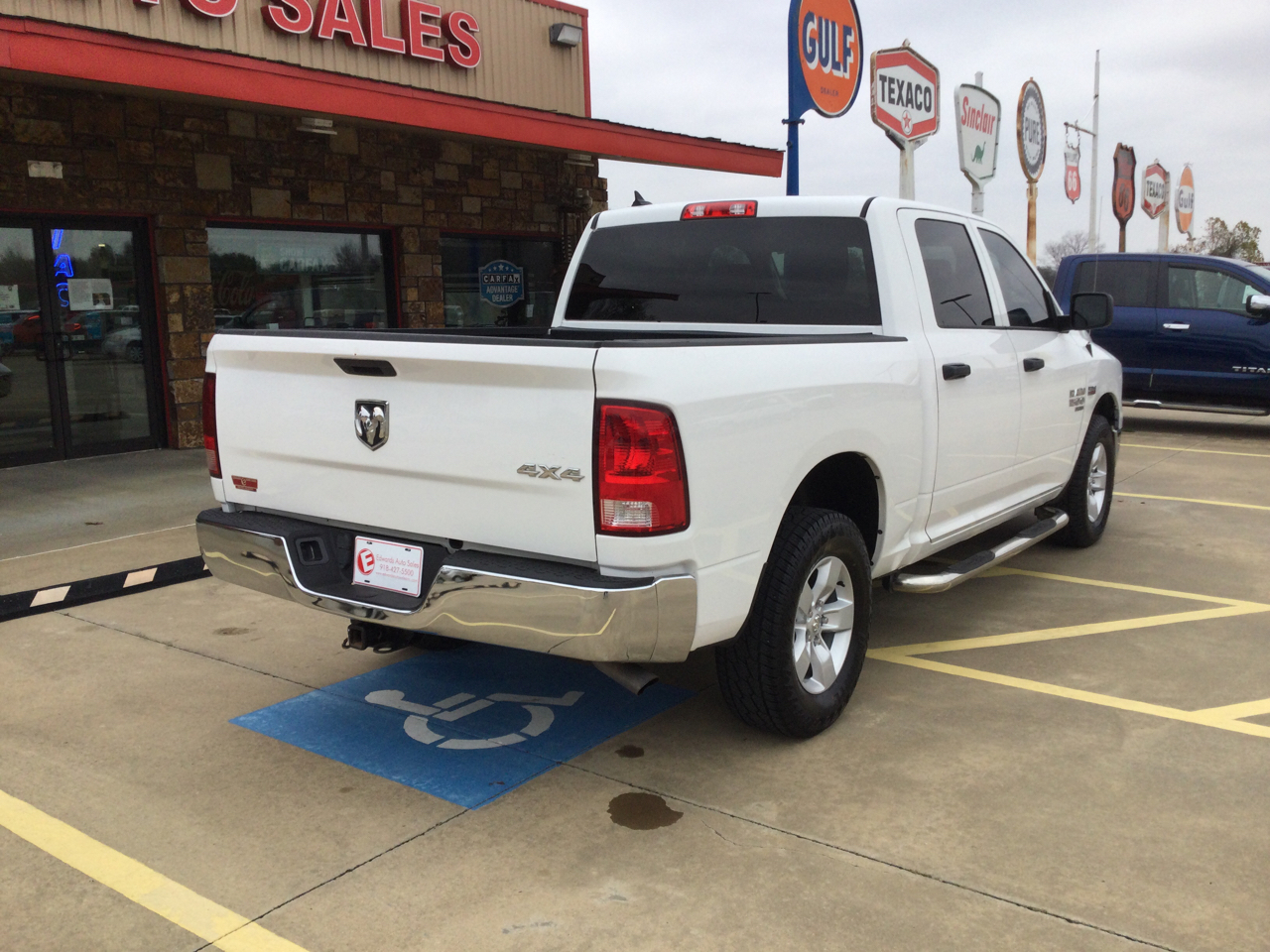 RAM 1500 Classic Tradesman 4x4 Crew Cab 5'7" Box 2019