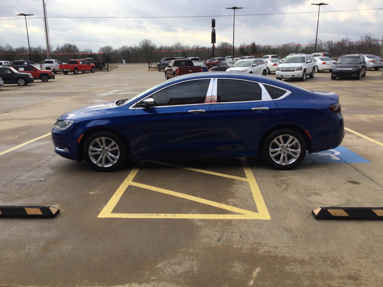 Chrysler 200 4dr Sdn Limited FWD 2016