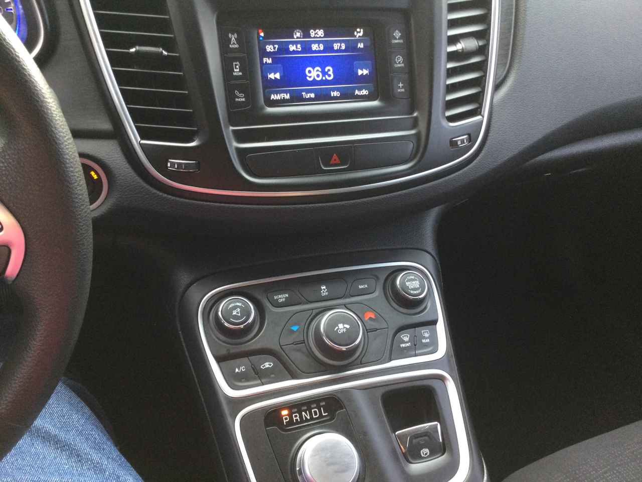 Chrysler 200 4dr Sdn Limited FWD 2016