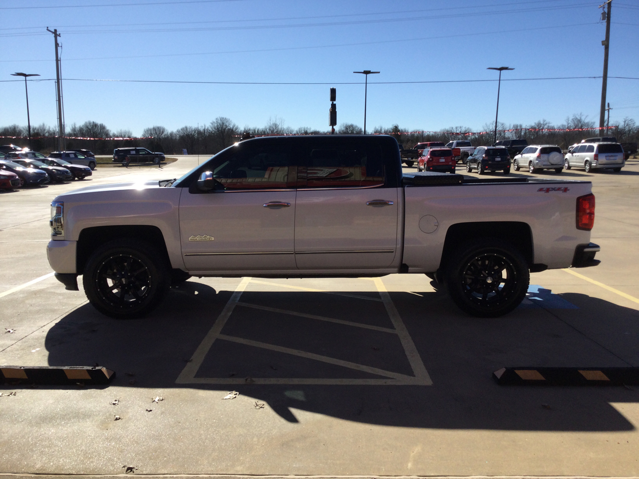 Chevrolet Silverado 1500 4WD Crew Cab 143.5" High Country 2016
