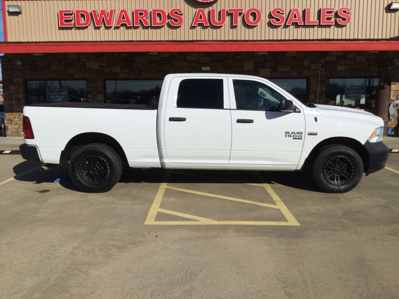 RAM 1500 Classic Tradesman 4x4 Crew Cab 6'4" Box 2019