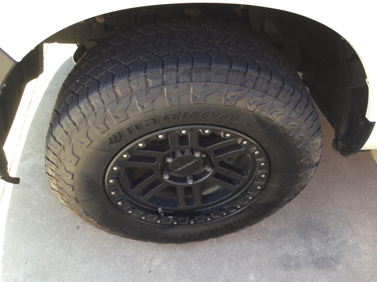 RAM 1500 Classic Tradesman 4x4 Crew Cab 6'4" Box 2019