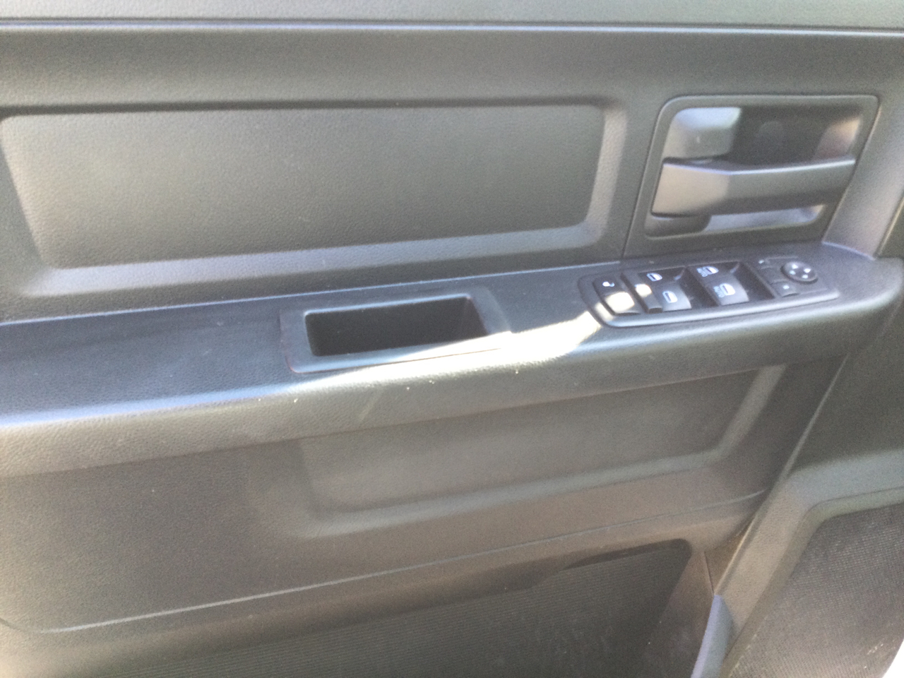 RAM 1500 Classic Tradesman 4x4 Crew Cab 6'4" Box 2019