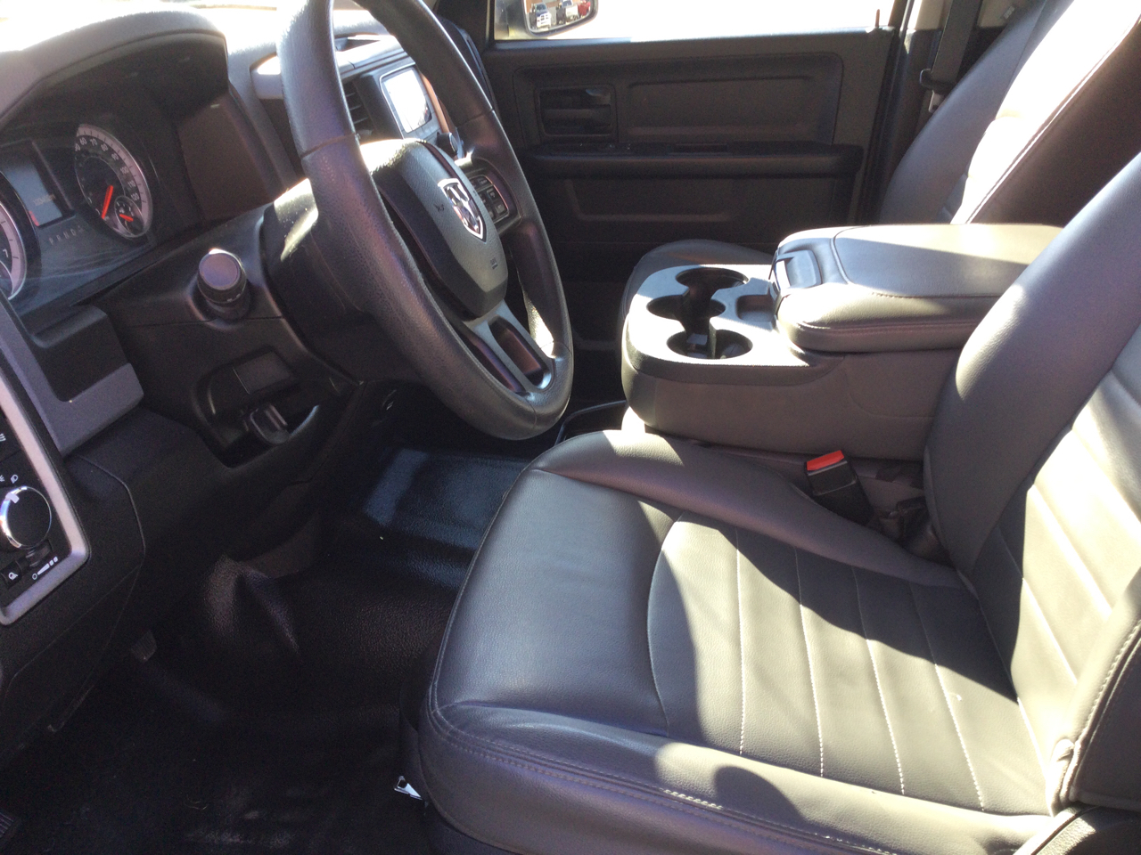 RAM 1500 Classic Tradesman 4x4 Crew Cab 6'4" Box 2019