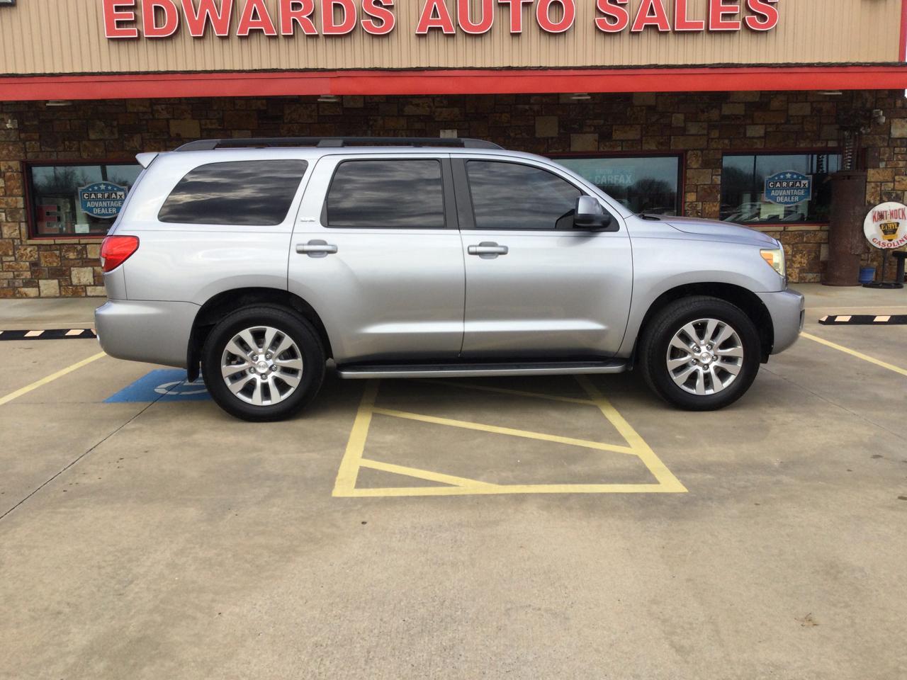 Toyota Sequoia RWD V8 6-Spd AT SR5 (Natl) 2010