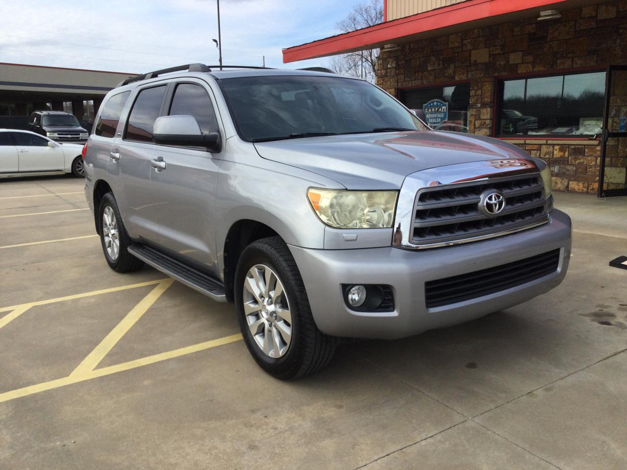 Toyota Sequoia RWD V8 6-Spd AT SR5 (Natl) 2010