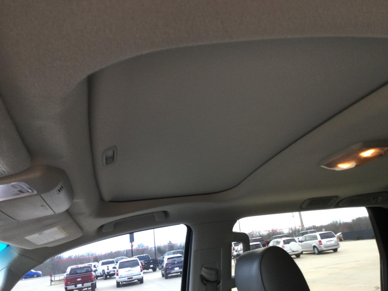 Toyota Sequoia RWD V8 6-Spd AT SR5 (Natl) 2010