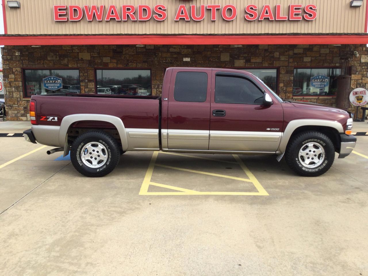 Chevrolet Silverado 1500 4dr Ext Cab 143.5" WB 4WD LS 2000