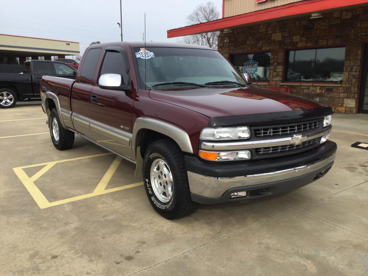 Chevrolet Silverado 1500 4dr Ext Cab 143.5" WB 4WD LS 2000