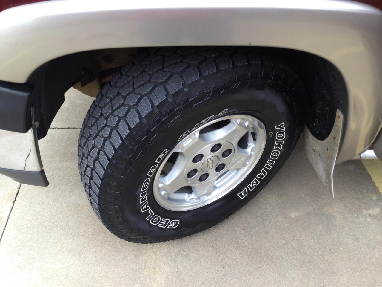 Chevrolet Silverado 1500 4dr Ext Cab 143.5" WB 4WD LS 2000