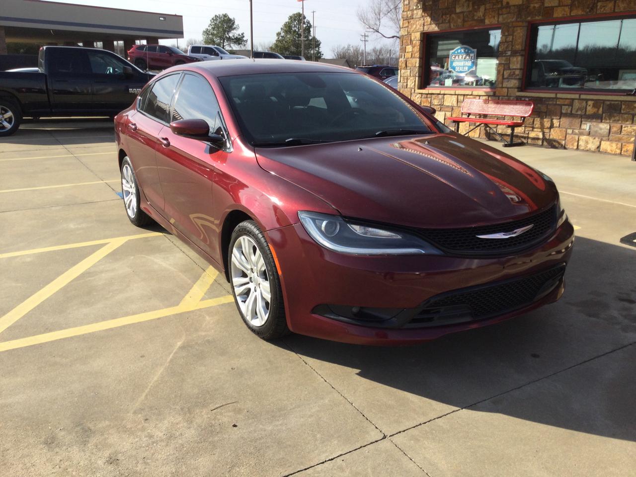 Chrysler 200 4dr Sdn S AWD 2016