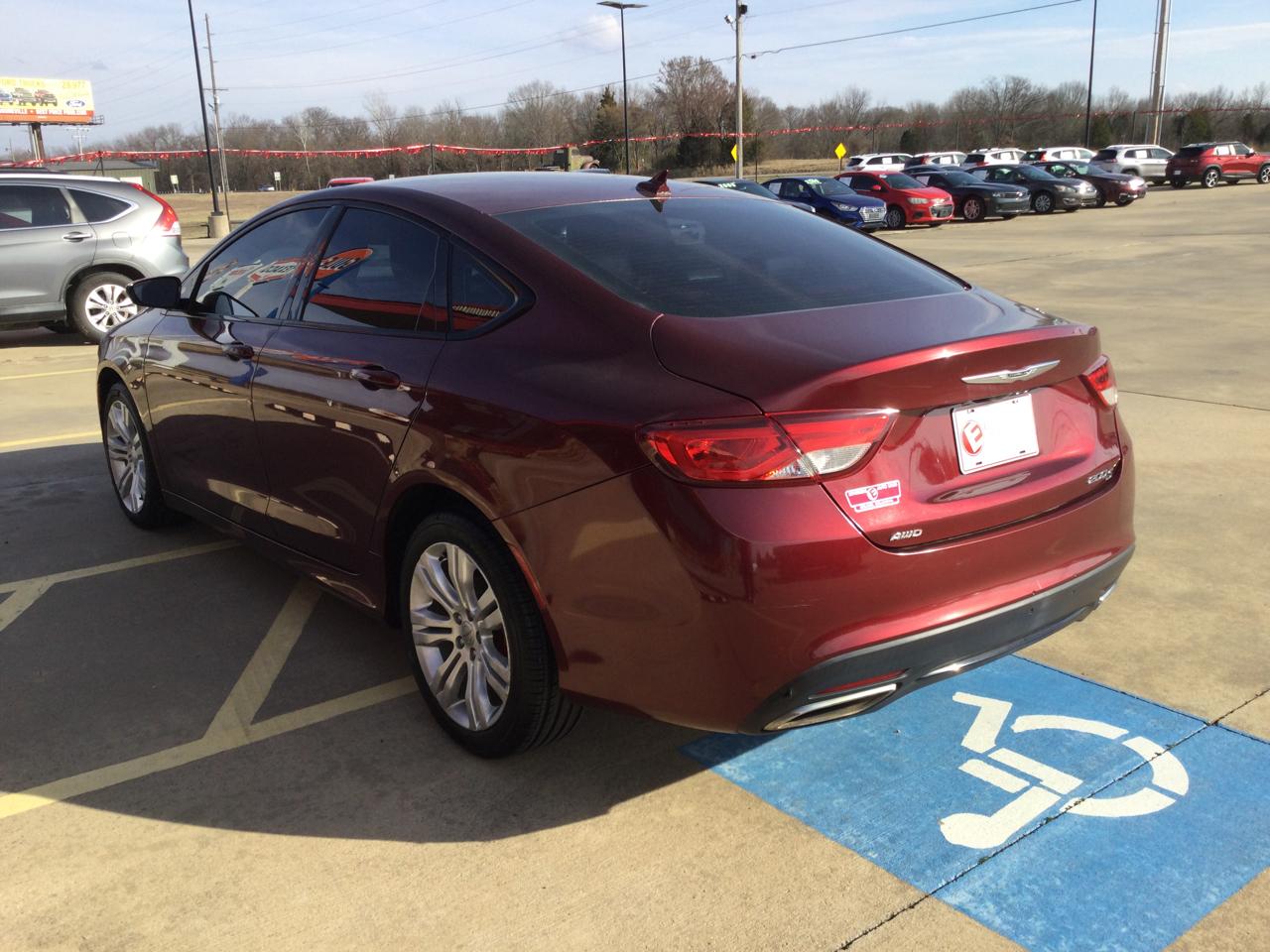 Chrysler 200 4dr Sdn S AWD 2016