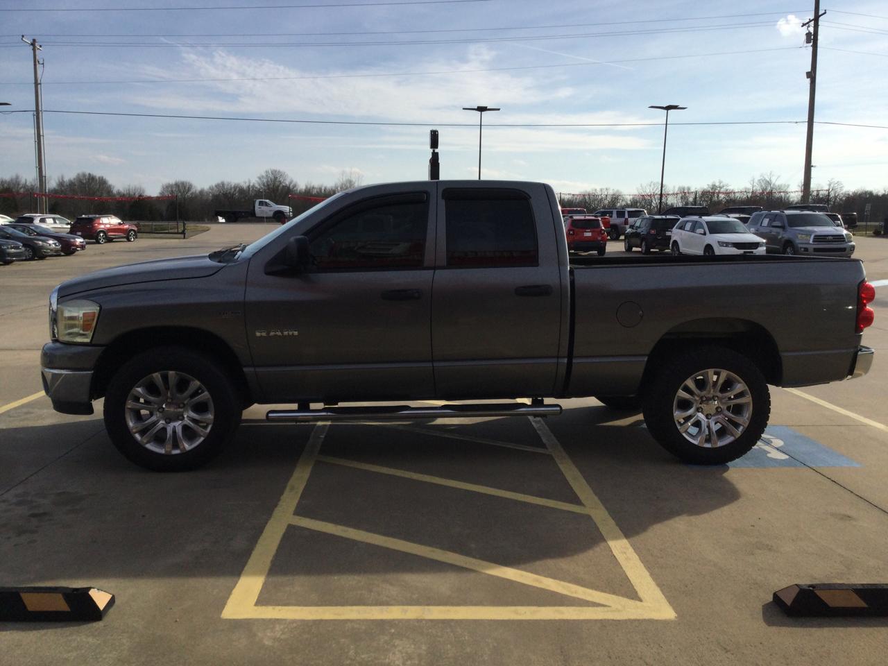 Dodge Ram 1500 4WD Quad Cab 140.5" SLT 2008