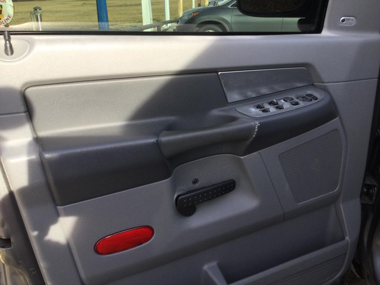 Dodge Ram 1500 4WD Quad Cab 140.5" SLT 2008