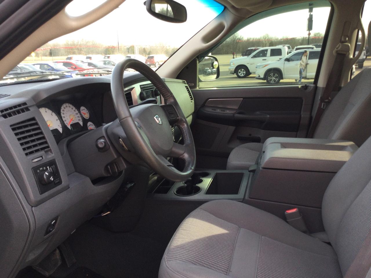 Dodge Ram 1500 4WD Quad Cab 140.5" SLT 2008