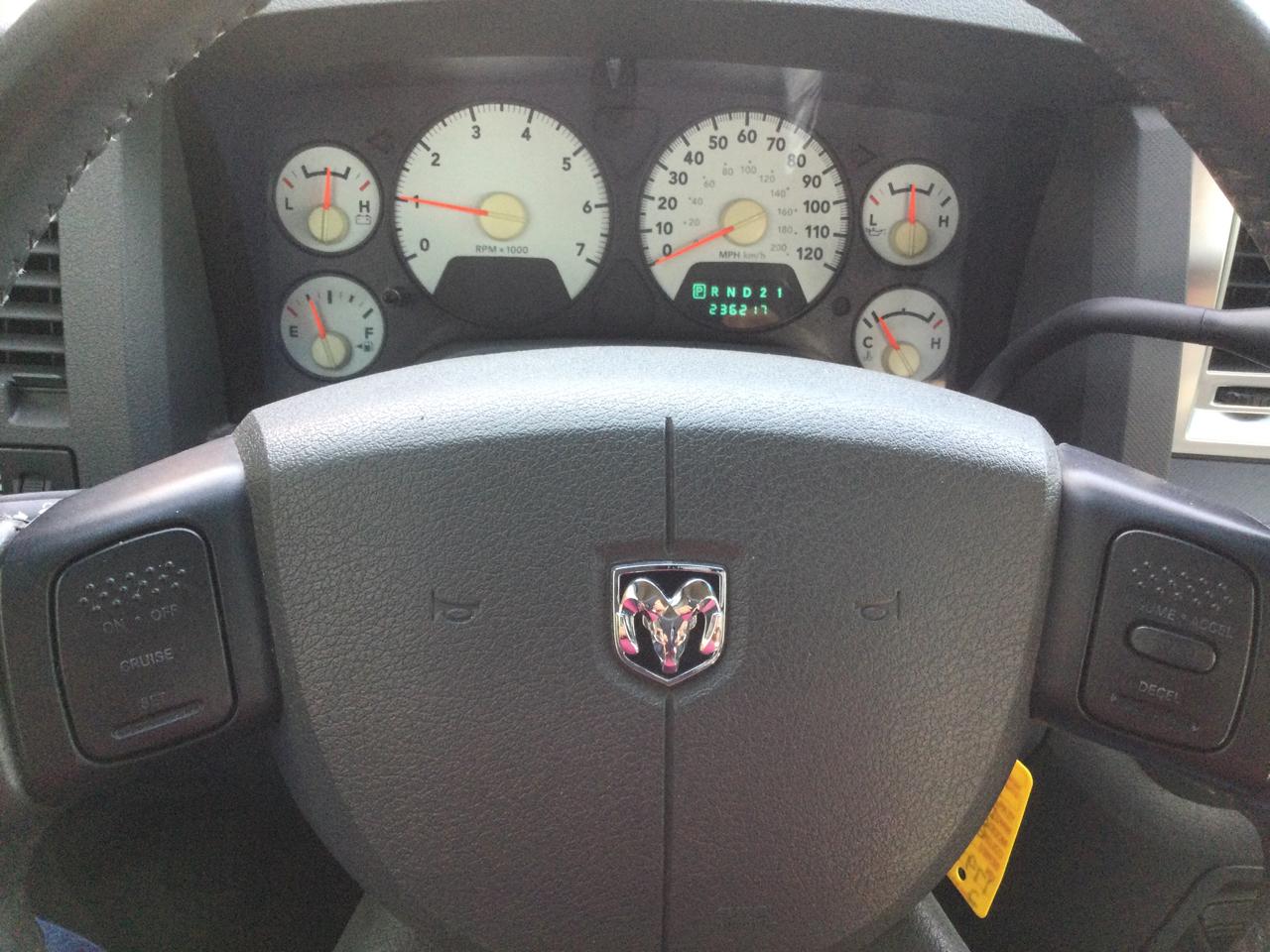 Dodge Ram 1500 4WD Quad Cab 140.5" SLT 2008