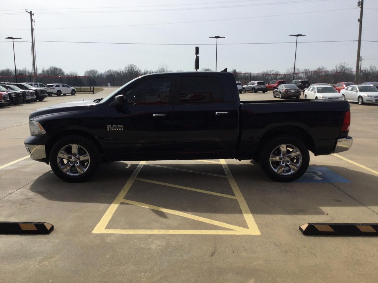 RAM 1500 2WD Crew Cab 140.5" Big Horn 2014