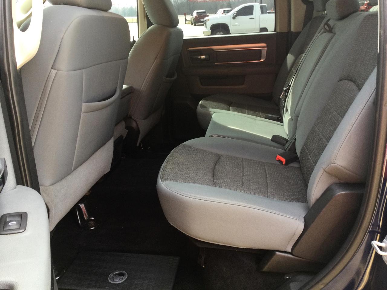 RAM 1500 2WD Crew Cab 140.5" Big Horn 2014