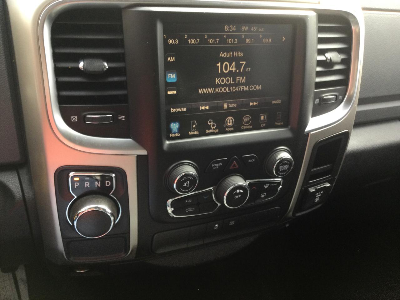 RAM 1500 2WD Crew Cab 140.5" Big Horn 2014