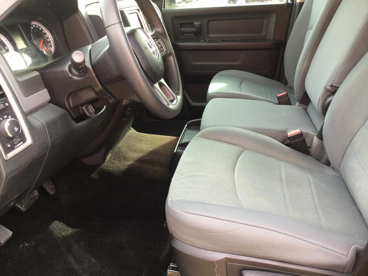 RAM 1500 2WD Crew Cab 140.5" Express 2015