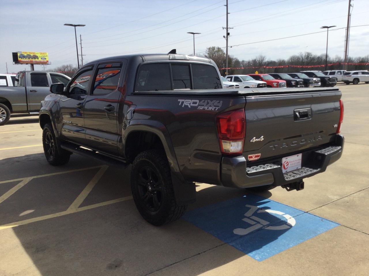 Toyota Tacoma 4WD Double Cab V6 MT TRD Off Road (Natl) 2016
