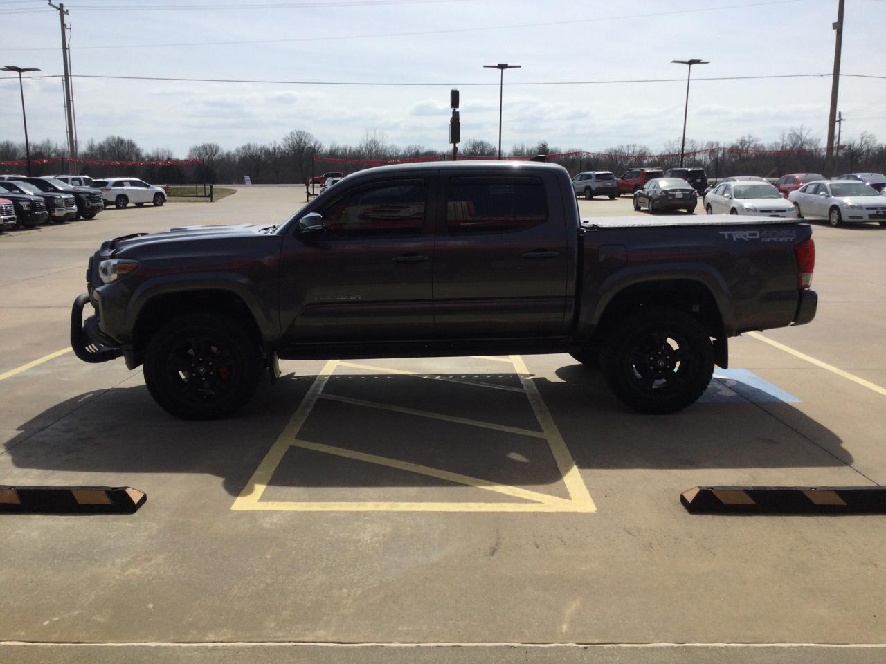 Toyota Tacoma 4WD Double Cab V6 MT TRD Off Road (Natl) 2016