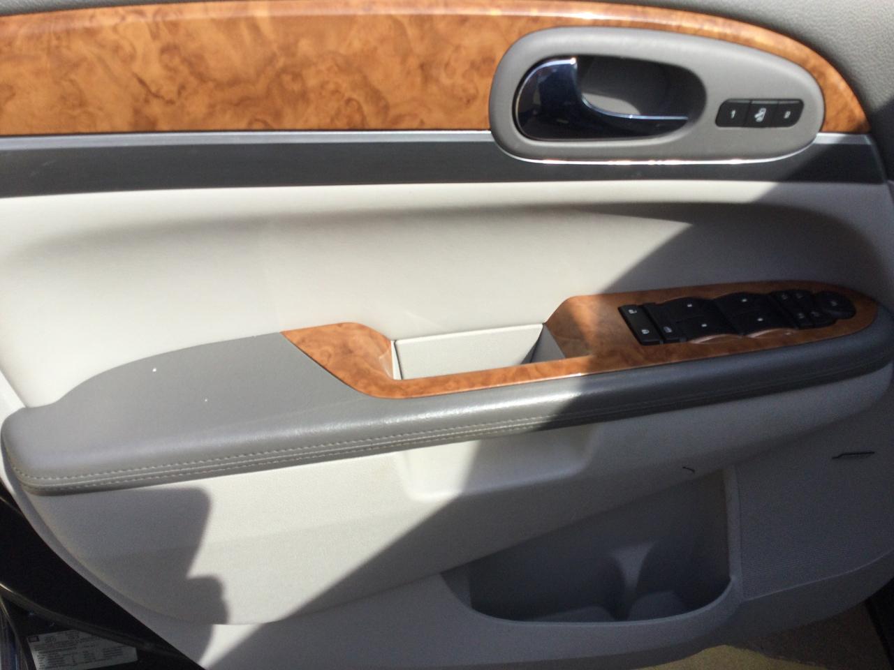 Buick Enclave AWD 4dr CXL-2 2011