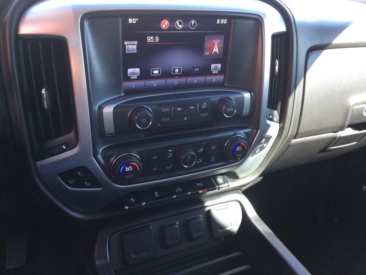 GMC Sierra 1500 4WD Crew Cab 143.5" SLT 2015