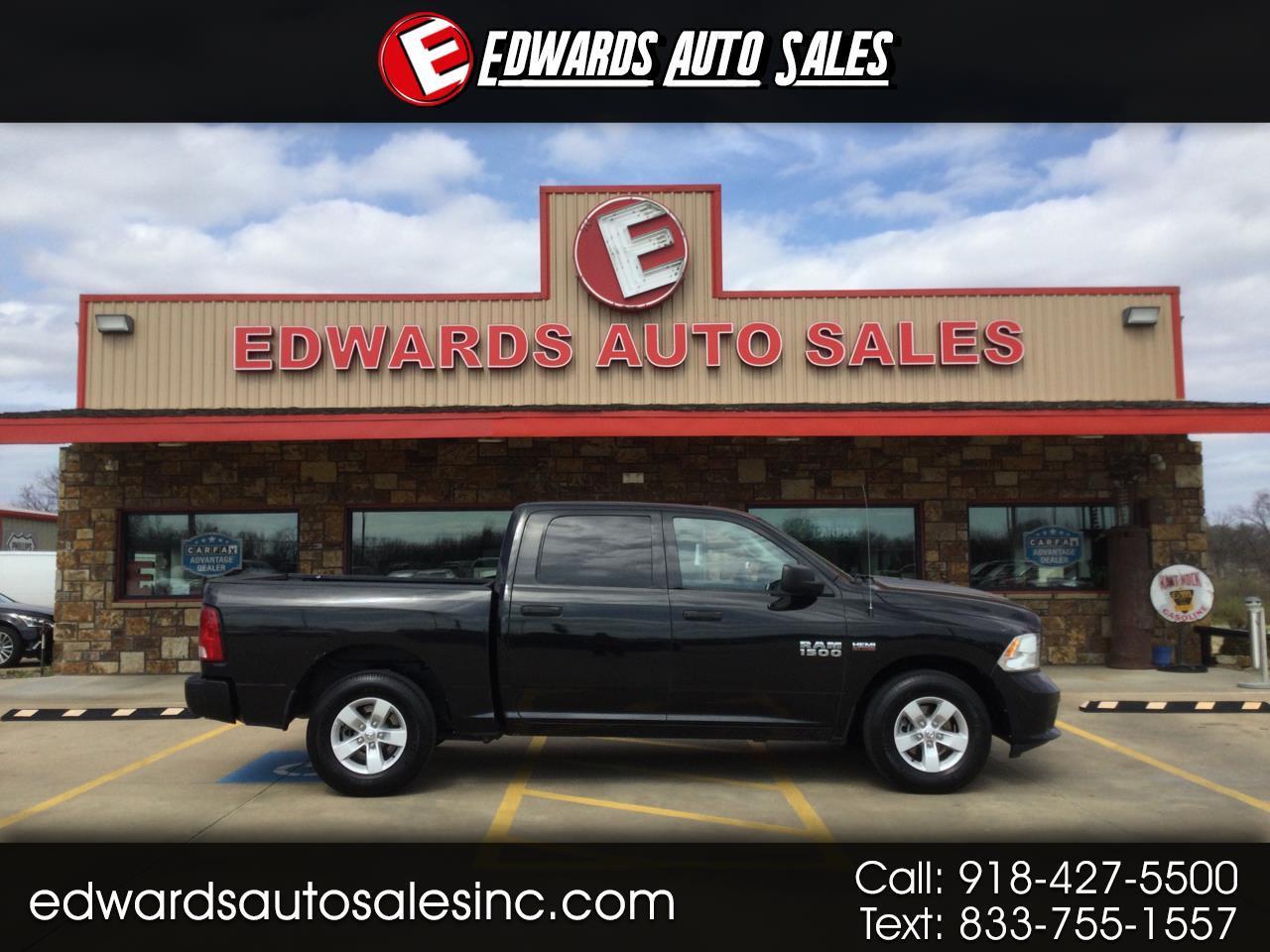 RAM 1500 Express 4x2 Crew Cab 5'7" Box 2017