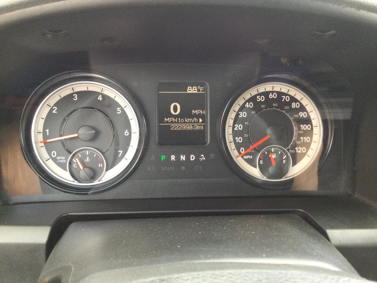 RAM 1500 Express 4x2 Crew Cab 5'7" Box 2017