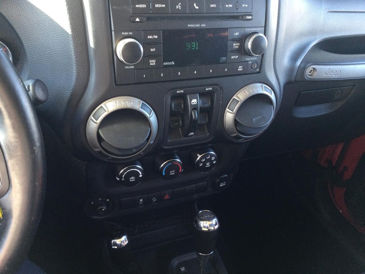 Jeep Wrangler Unlimited 4WD 4dr Sport 2011